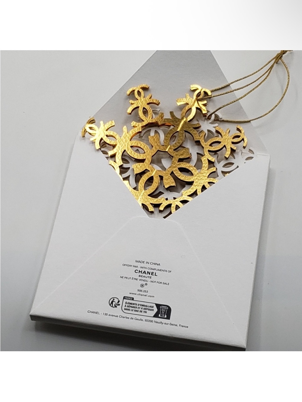 Chanel Xmas Snowflake Ornaments NWOT - Picture 6 of 7